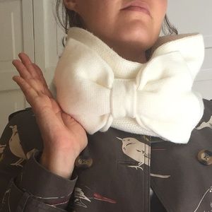 Bow scarf